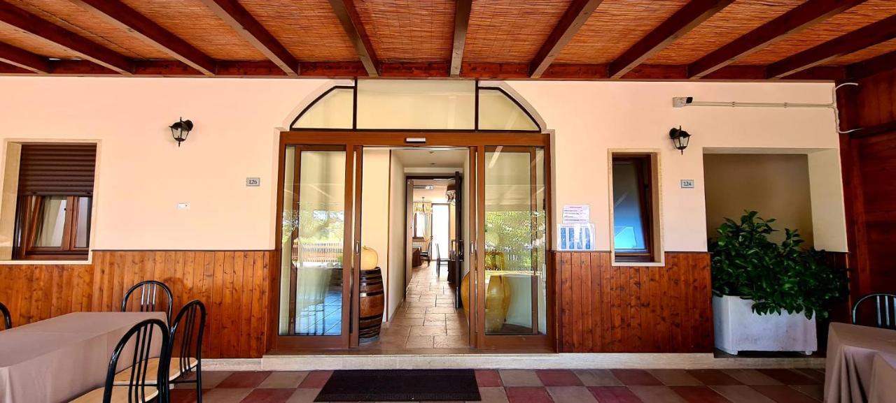 Bed And Breakfast La Terrazza チステルニーノ エクステリア 写真